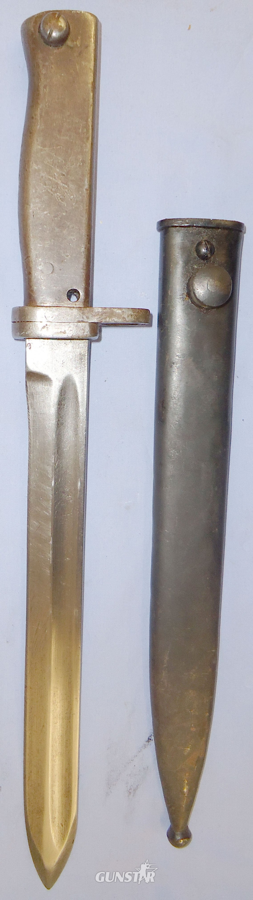 WWI Imperial German Model 1888/98 Ersatz Bayonet and Scabbard. 22400. Bayonet in 