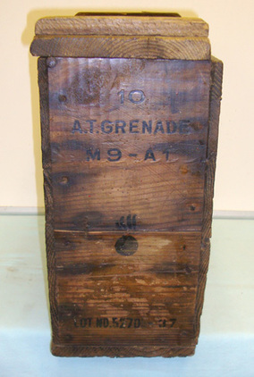  American WW2 1942 Dated Wooden US M9A1 Anti-Tank Grenade Box. M9A1 Anti-Tank Grenade Box. Antique & Militaria