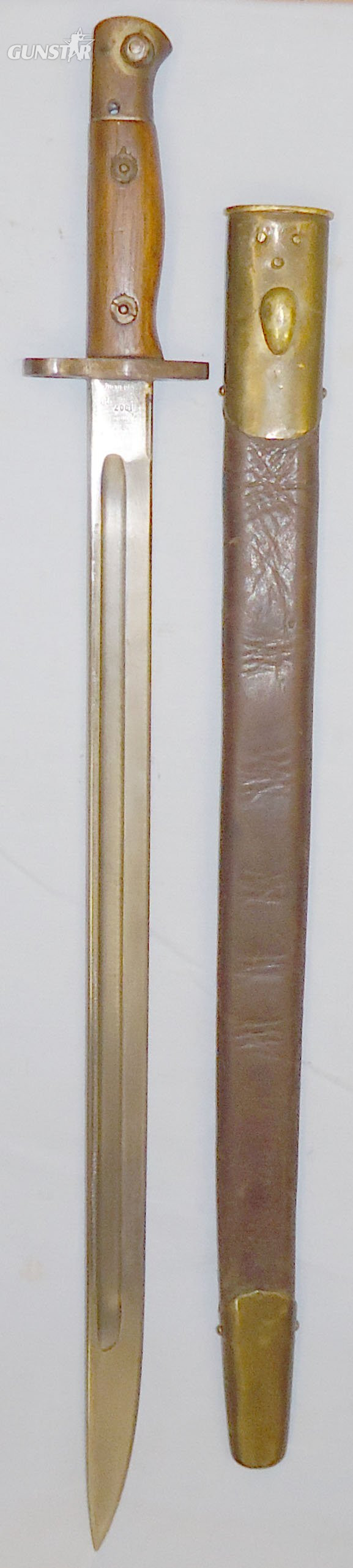 WWII 1907 Pattern Sanderson Bayonet Dated 1918 and Indian Scabbard. BAYO 136. Bayonet in 