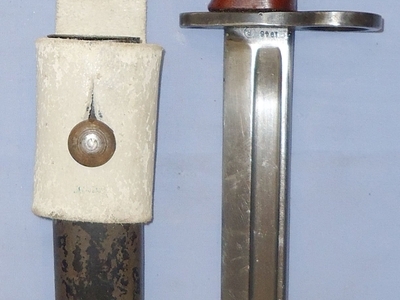 British 1946 Dated No7 Mk1L Bayonet Scabbard and Frog. BAYO 393. Bayonet