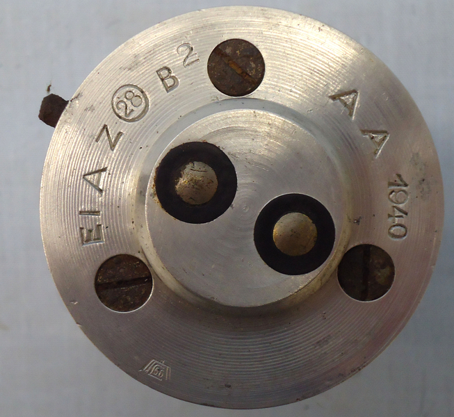 {CATEGORY} - INERT DEACTIVATED, WW2, 1940 Dated German No 28B2 Bomb Fuse And Bakelite Transit Container. - O 1795 INERT DEACTIVATED, WW2, 1940 Dated German No 28B2 Bomb Fuse And Bakelite Transit Container. - O 1795  Other Ammunition in 