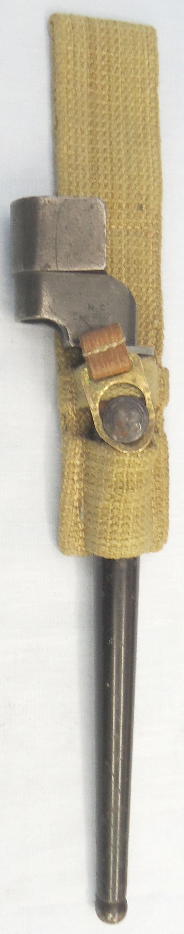 British, WW2, 1942 Dated, Lee Enfield No 4 MK I Cruciform Spike Bayonet by SM (Singer Manufacturing Co) with MK I Scabbard and Webbing Frog & Safety Clip. - BAYO 902 Bayonet - {CATEGORY} in 