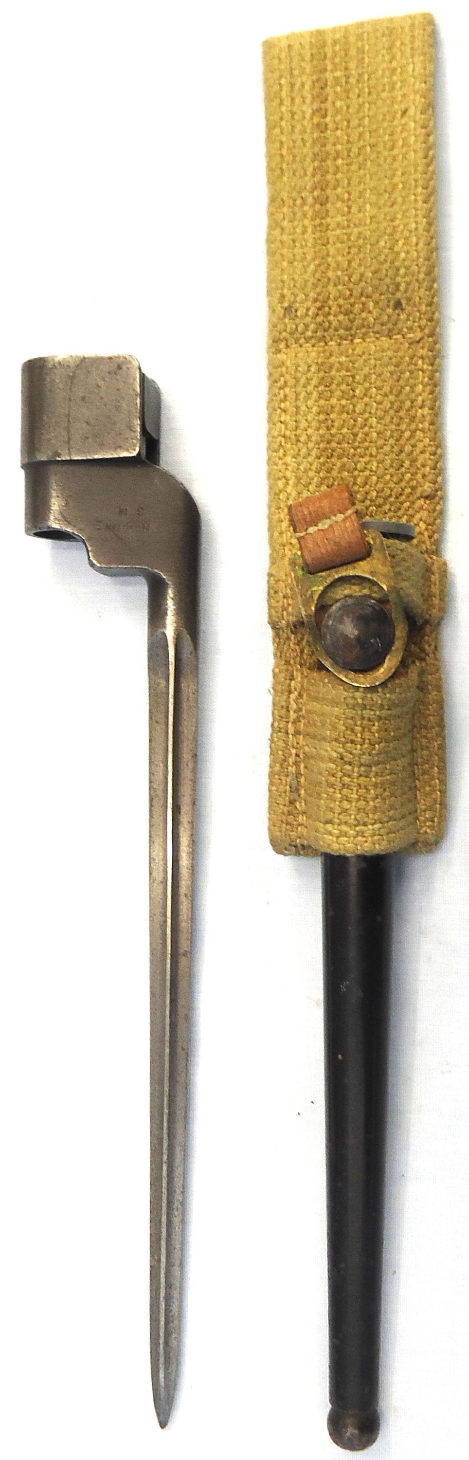 British, WW2, 1942 Dated, Lee Enfield No 4 MK I Cruciform Spike Bayonet by SM (Singer Manufacturing Co) with MK I Scabbard and Webbing Frog & Safety Clip. - BAYO 902 Bayonet 