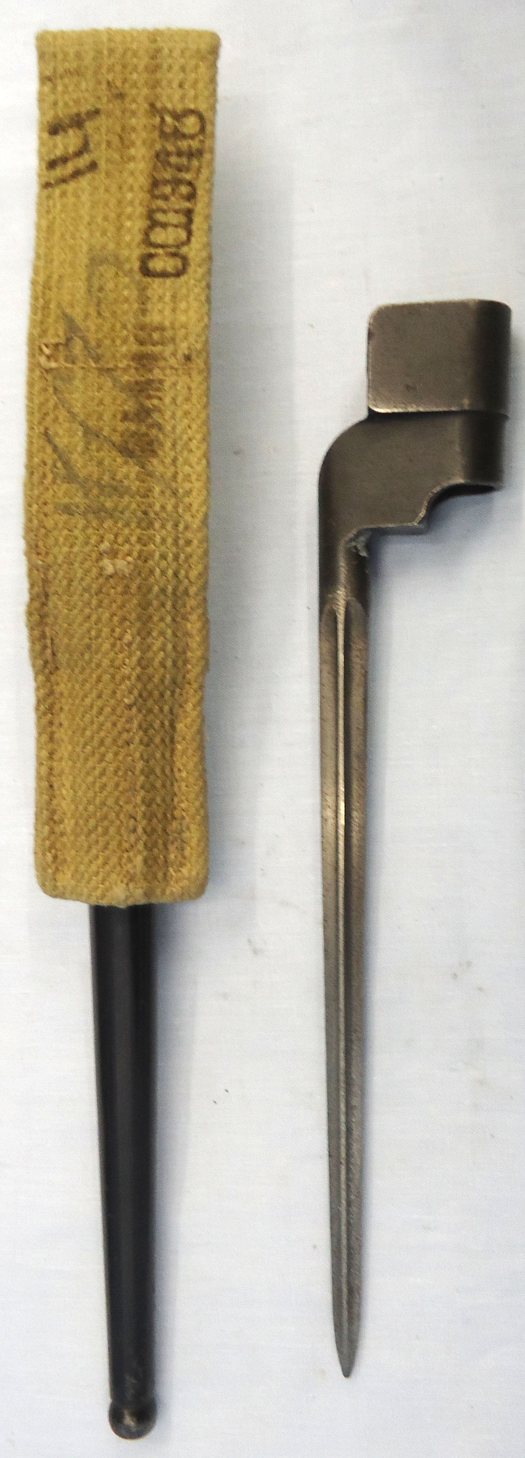 {CATEGORY} - British, WW2, 1942 Dated, Lee Enfield No 4 MK I Cruciform Spike Bayonet by SM (Singer Manufacturing Co) with MK I Scabbard and Webbing Frog & Safety Clip. - BAYO 902 Bayonet in 