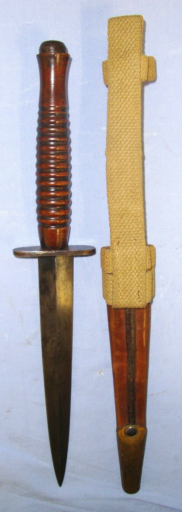  WW2 British Wood Hilt Variant Fairbairn Sykes, FS Far East Operations Commando & RAF Pilot’s Fighting Knife With Wood Hilt & Scabbard With Webbing Frog. Sn 23174:14 Knive