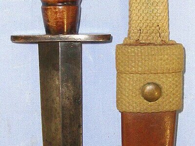 WW2 British Wood Hilt Variant Fairbairn Sykes, FS Far East Operations Commando & RAF Pilot’s Fighting Knife With Wood Hilt & Scabbard With Webbing Frog. Sn 23174:14 Knive