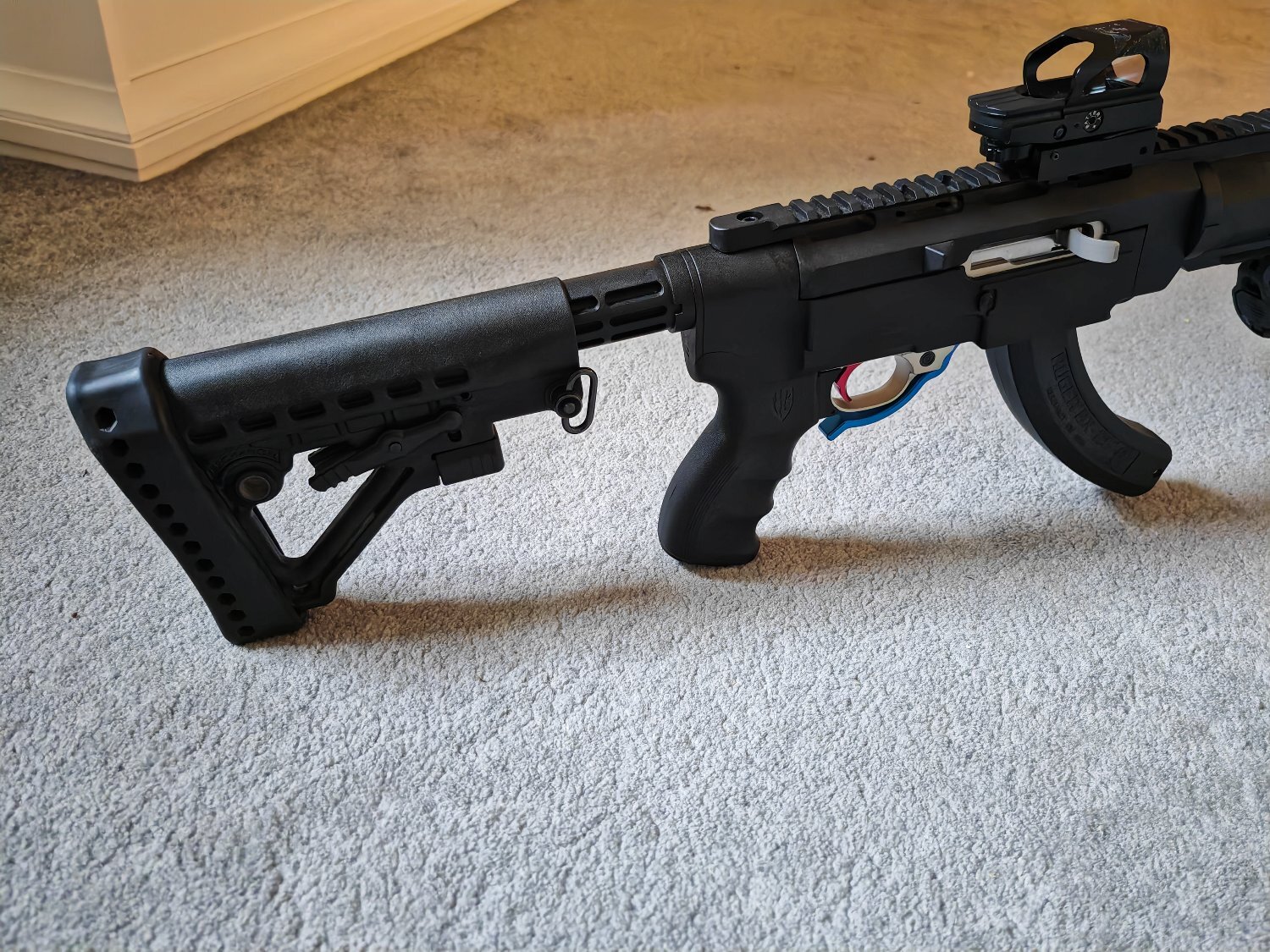  Ruger 10/22 Semi-Auto .22 Long Rifle (.22 LR) Rifle