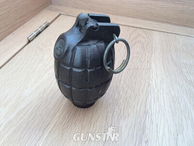 British madeu 36 mills bomb Antique & Militaria
