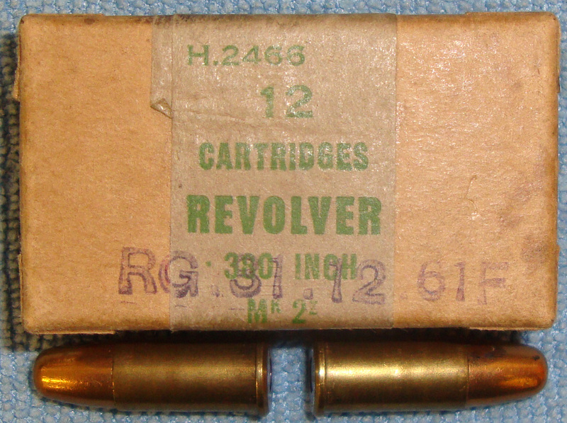 An inert service pack of .380 Revolver Cartridges. O 1630. An inert service pack of .380 Revolver Cartridges. O 1630.  Cartridges in 