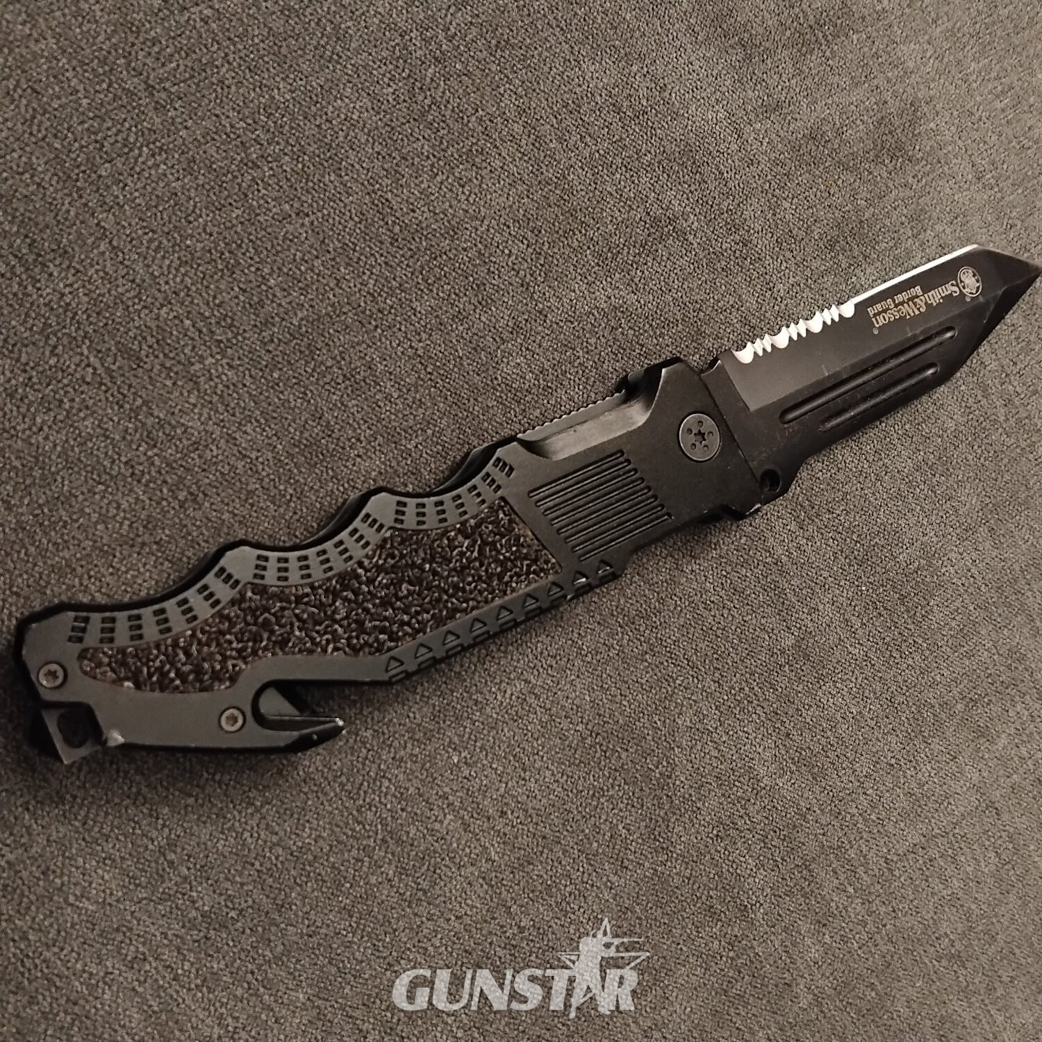 Smith & Wesson Knive