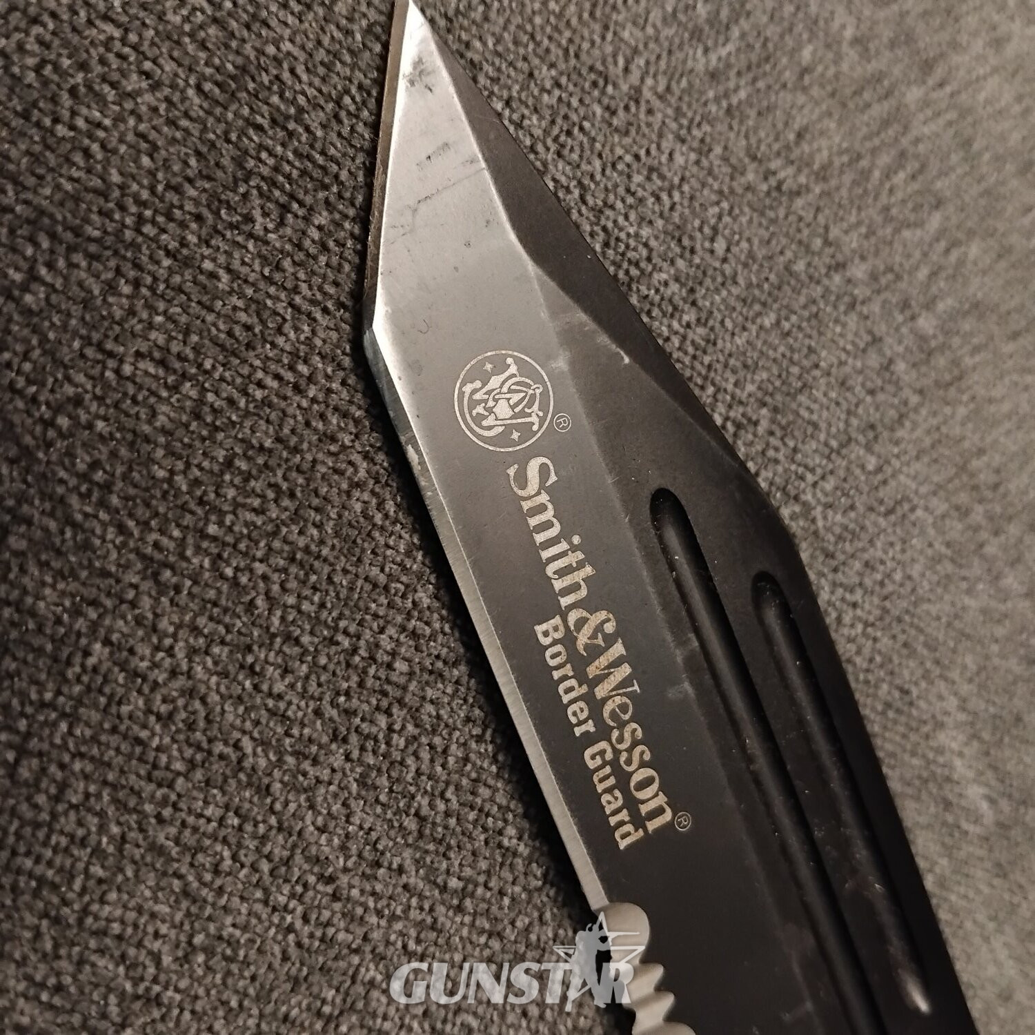  Smith & Wesson Knive