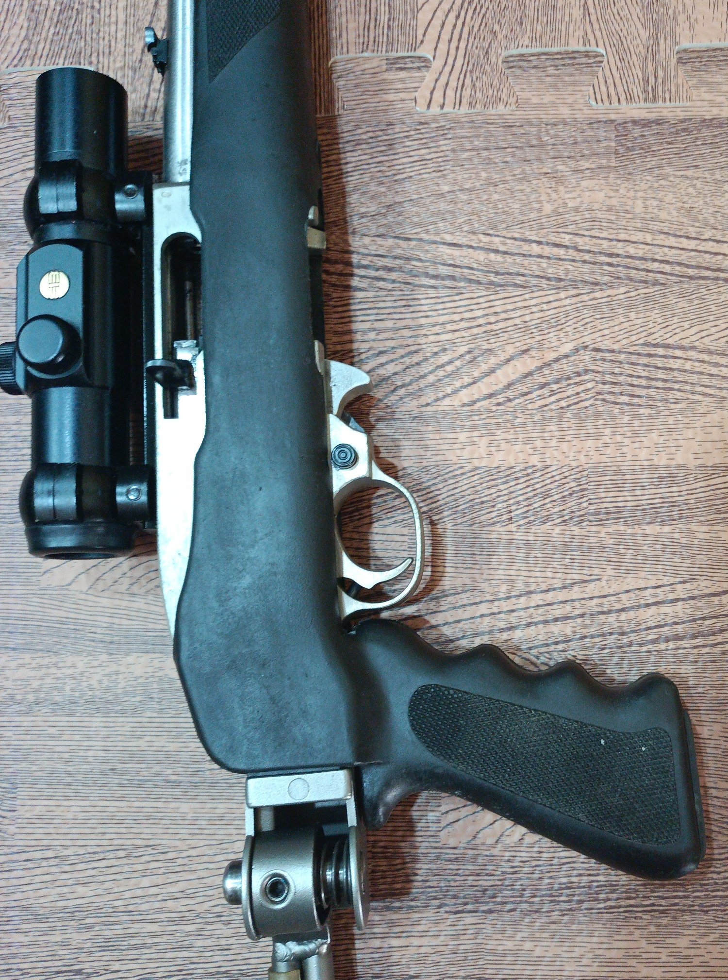  Ruger 10/22 Semi-Auto .22 Long Rifle (.22 LR) Rifle