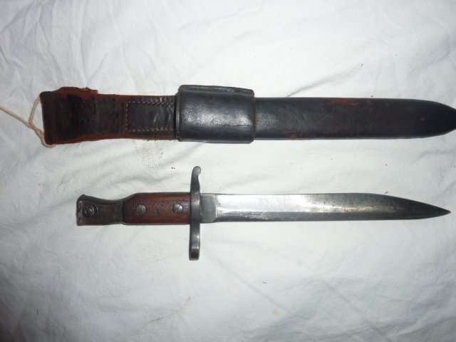 1916 WW1 Ross Rifle - Canada - Bayonet