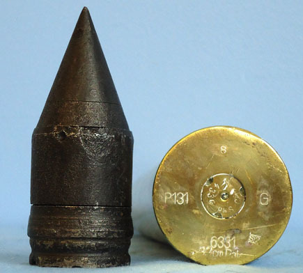  German WW2 3.7cm PAK 36 Round With An Unfired Quarter Sectioned Arrowhead Type P German WW2 3.7cm PAK 36 Round With An Unfired Quarter Sectioned Arrowhead Type P Antique & Militaria