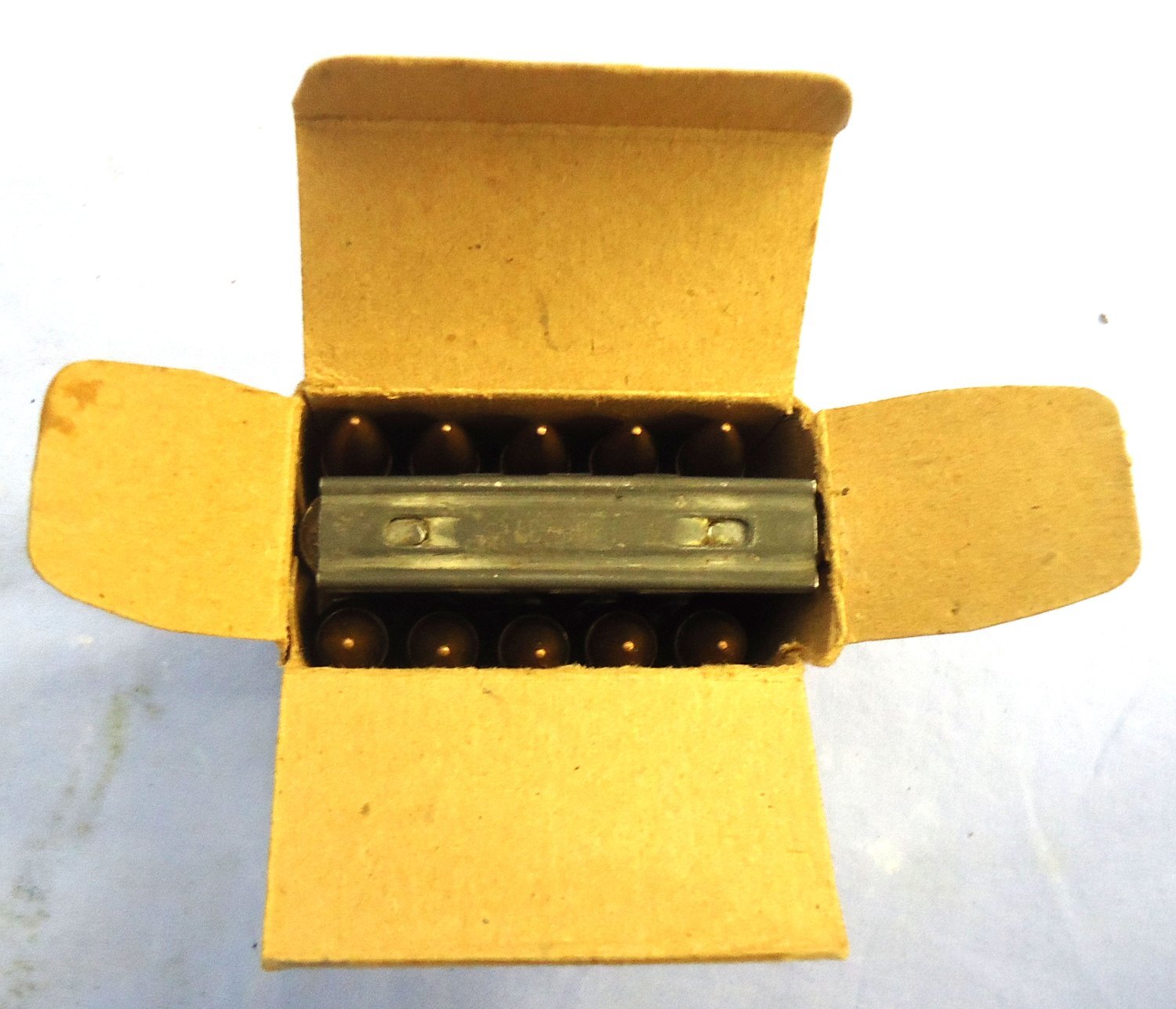 INERT DEACTIVATED. RARE, Unfired WW2 Original 1944 Dated German 15 Round Service Pack Of 7.92x33 Ball Ammunition in Stripper Clips for the MP44 Assault Rifle. O 2329 INERT DEACTIVATED. RARE, Unfired WW2 Original 1944 Dated German 15 Round Service Pack Of 7.92x33 Ball Ammunition in Stripper Clips for the MP44 Assault Rifle. O 2329 Various Other Ammunition - {CATEGORY}