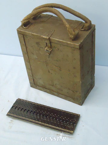 Italian WW2 Era Rare Ammunition Box With 12 Feed Strips, Each Holding 20 Rounds  Italian WW2 Era Rare Ammunition Box With 12 Feed Strips, Each Holding 20 Rounds  Antique & Militaria