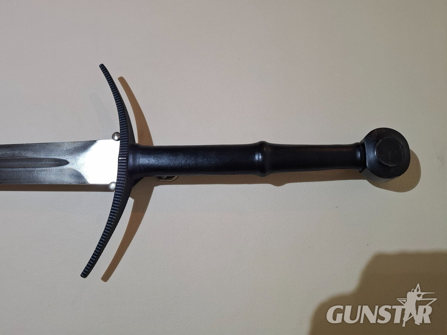 Hanwei Antiqued 'Bastard' Sword in 