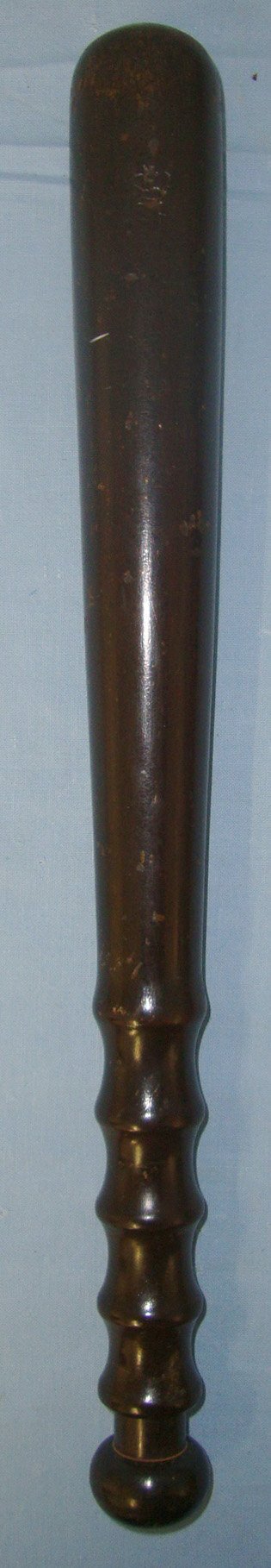  20th Century Hiatt & Co Birmingham British City Of London Police Presentation Lignum Vitae Tropical Hard Wood Truncheon With Presentation Plate \'City of London, Cyril F Lewis Chief Commoner Some Time Chairman of the Police Committee\'. Sn 22227  Antique & Militaria