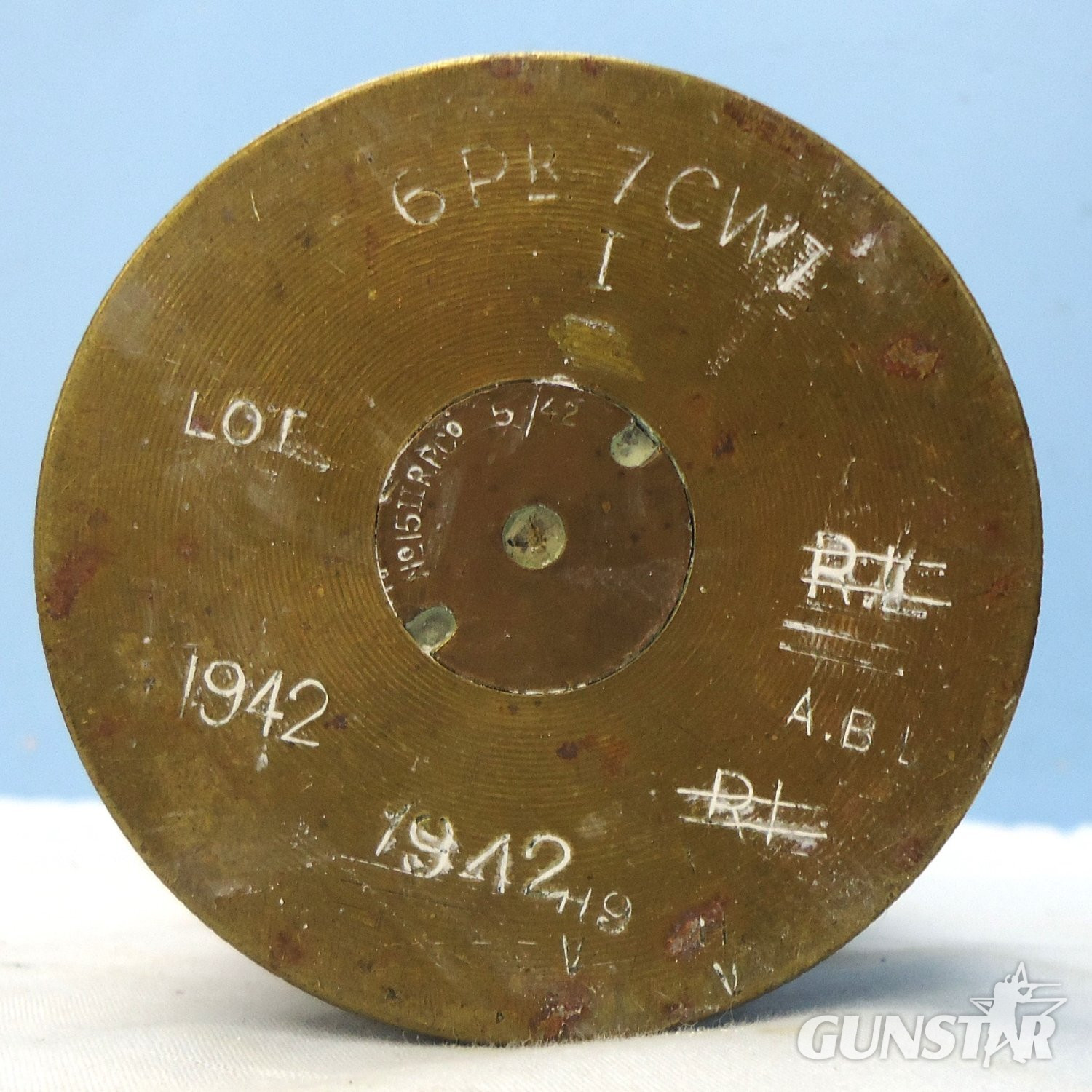 DEACTIVATED INERT. WW2 British 1942 Dated 6pr7cwt (57x441R) Tank and Anti-Tank Gun Wood And Brass Drill Round. - O 2197 DEACTIVATED INERT. WW2 British 1942 Dated 6pr7cwt (57x441R) Tank and Anti-Tank Gun Wood And Brass Drill Round. - O 2197  Other Ammunition 