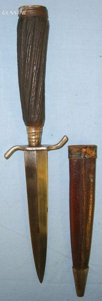 German Trench/Fighting Knife With Carved Wood Simulated Stag-Horn Hilt & Scabbar Knive