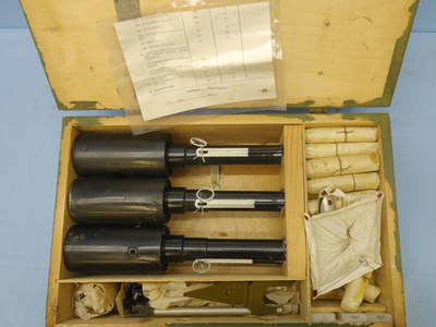 UNAVAILABLE**INERT DEACTIVATED. Russian Cold War UPG-8, 3 x Training Anti-Tank Grenades And R INERT DEACTIVATED. Russian Cold War UPG-8, 3 x Training Anti-Tank Grenades And R Antique & Militaria