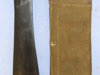 EXTREMELY RARE ONE OF ONLY 3,412**Original WW2 Australian WD Paratrooper’s Mark 1 Machete Bayonet For No.1 Rifles With ‘Slaz 43’ (Slazenger 1943 Grips) & 1944 Dated Scabbard By RML Ltd. Sn 22960 Bayonet