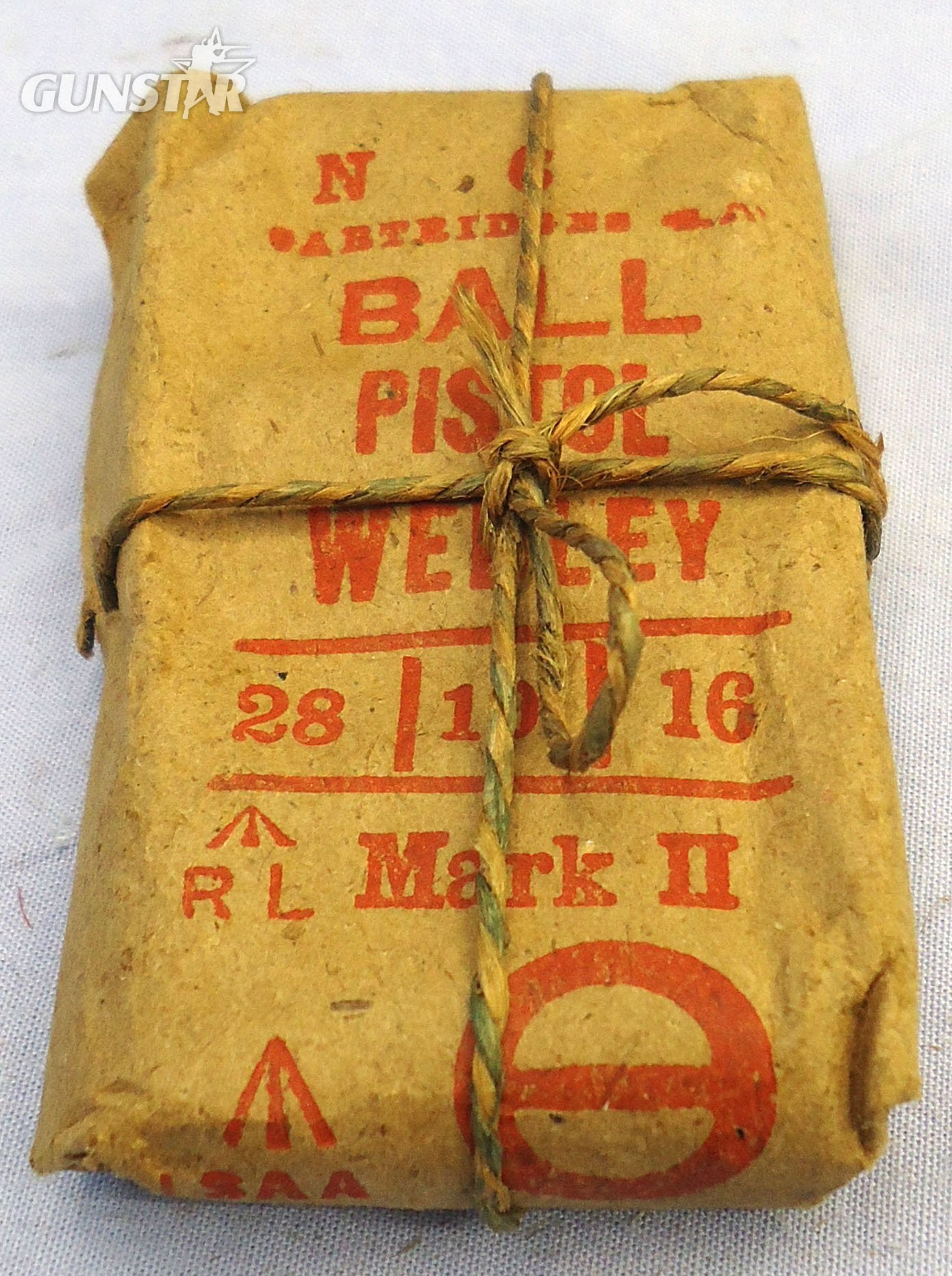 INERT DEACTIVATED. British, WW1, 1916 Dated .455 Webley Revolvers 6 Round Service Pack. - O 2298 INERT DEACTIVATED. British, WW1, 1916 Dated .455 Webley Revolvers 6 Round Service Pack. - O 2298 Various Other Ammunition in 