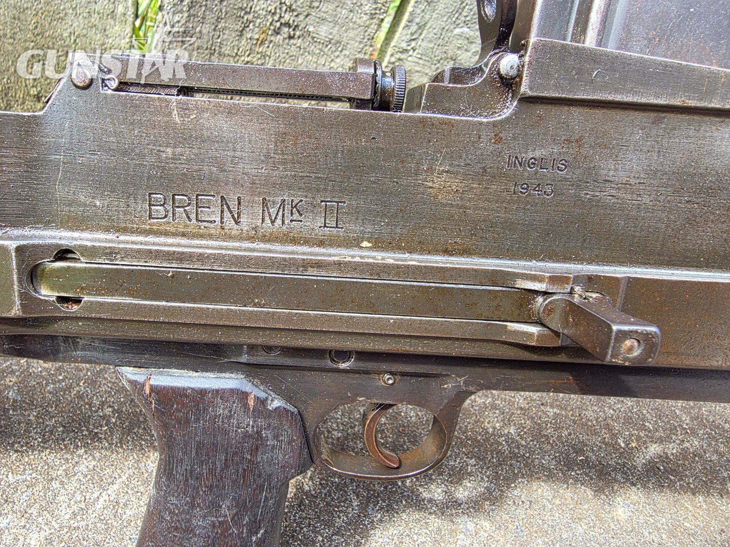 Inglis Bren Gun BREN 2 None  Machine Gun