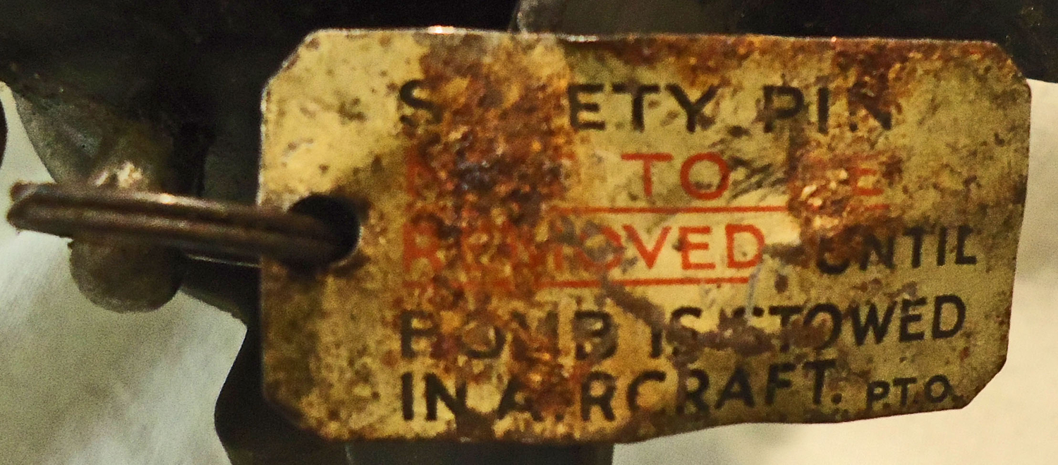 {CATEGORY} - INERT DEACTIVATED. WW2, 1943 Dated Royal Air Force Bomber Command 250lb Target Indicator No 874 Nose Fuze. - O 2065 INERT DEACTIVATED. WW2, 1943 Dated Royal Air Force Bomber Command 250lb Target Indicator No 874 Nose Fuze. - O 2065  Other Ammunition