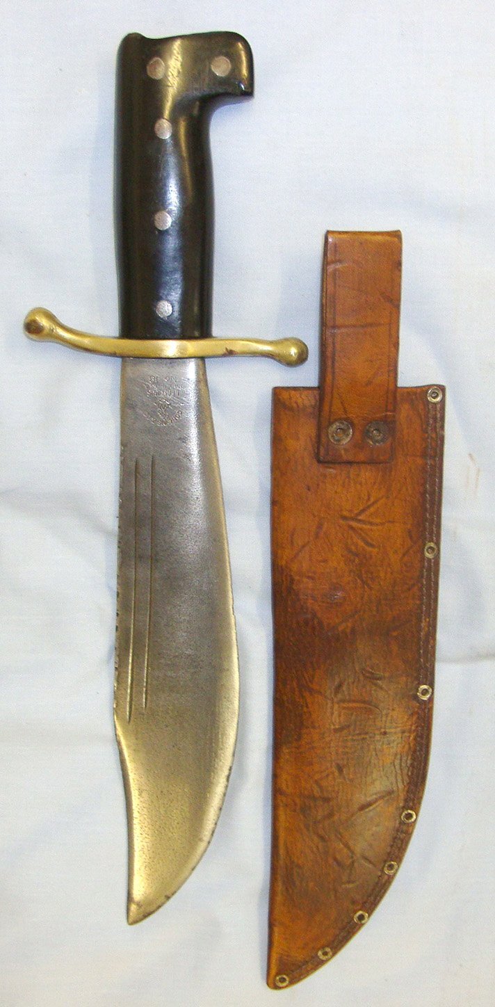  WW2 U.S.M.C. Collins & Co Legitimus No.18 V-44 Combat / Survival Bowie Knife With Polished Horn Scales & Scabbard. Sn 21080 Knive