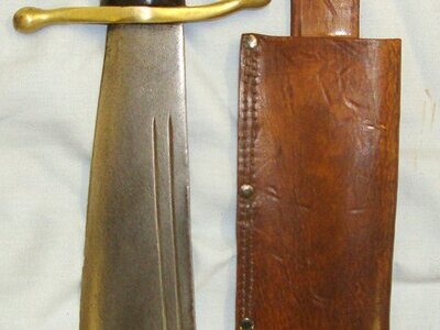 WW2 U.S.M.C. Collins & Co Legitimus No.18 V-44 Combat / Survival Bowie Knife With Polished Horn Scales & Scabbard. Sn 21080 Knive