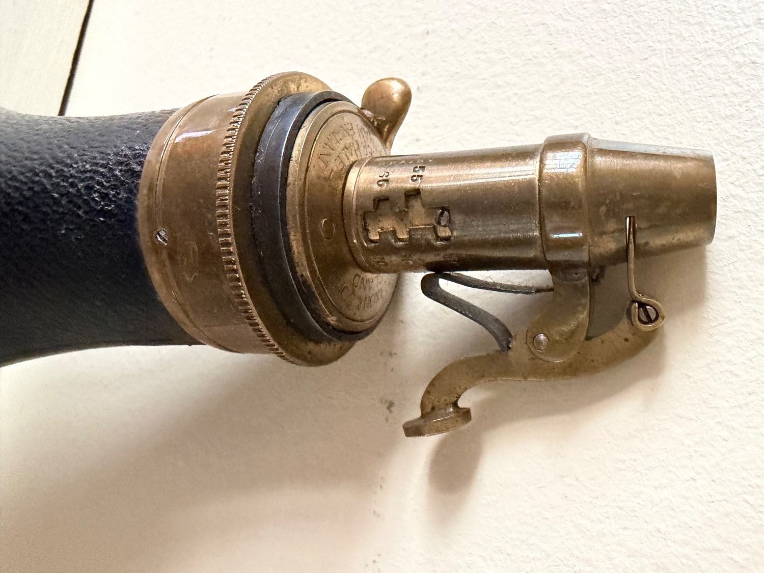  Antique & Militaria