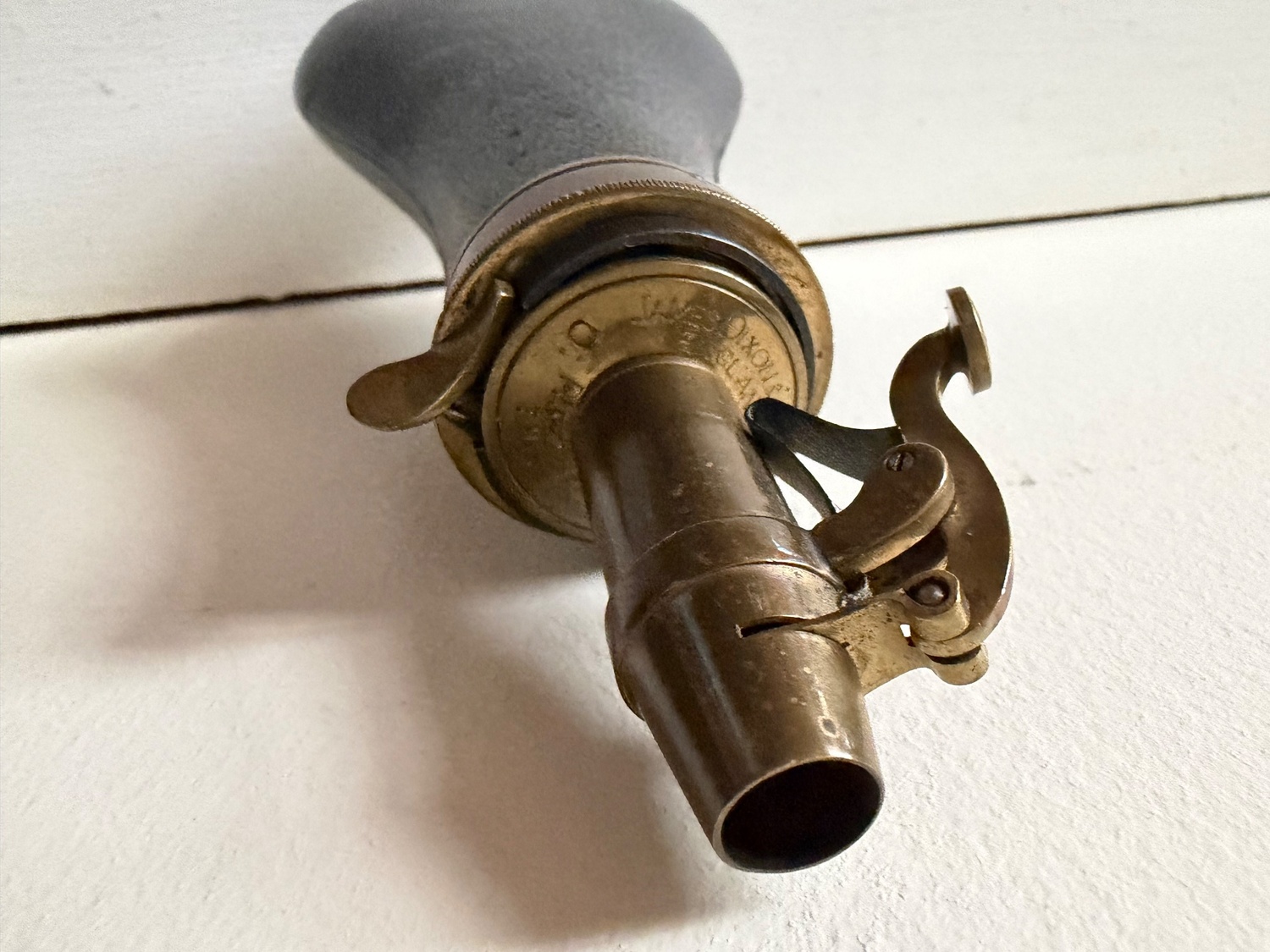 Antique & Militaria - {CATEGORY}