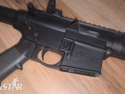 Smith & Wesson M&P 15-22 (inc. 6 mags) and Fab Defense Accessories Semi-Auto .22 LR Rifle