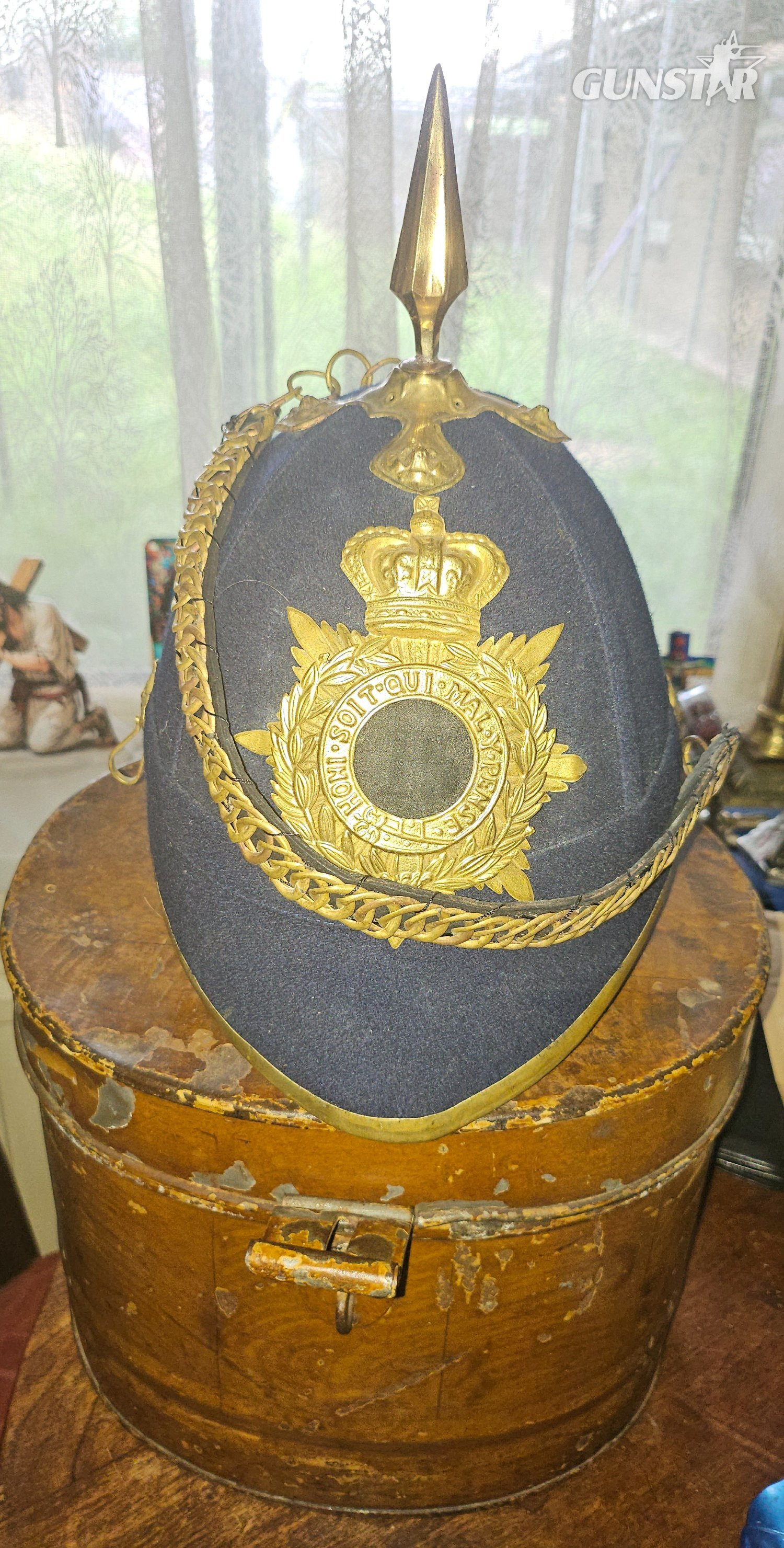 Antique & Militaria in 