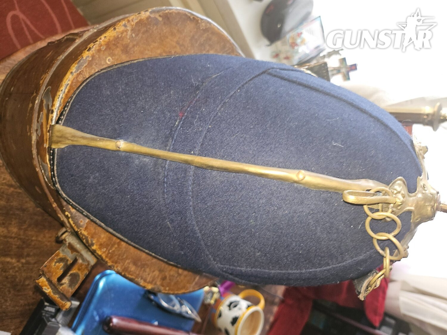 Antique & Militaria - {CATEGORY}