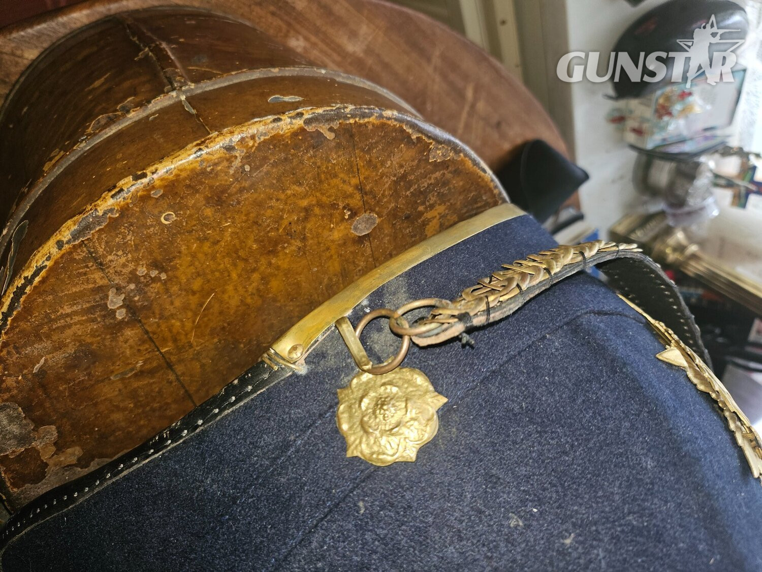 Antique & Militaria 