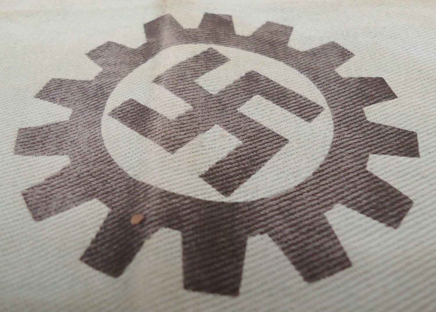 Original* DAF (German Labour Front) Armband. N 110. Original* DAF (German Labour Front) Armband. N 110.  Antique & Militaria