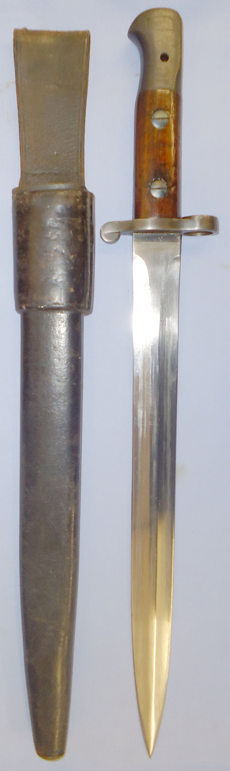 Scarce/Excellent* British ‘1903’ Pattern Bayonet Converted from ‘P1888’ and Land MkI Leather Scabbard and Frog. 22426:1 Bayonet