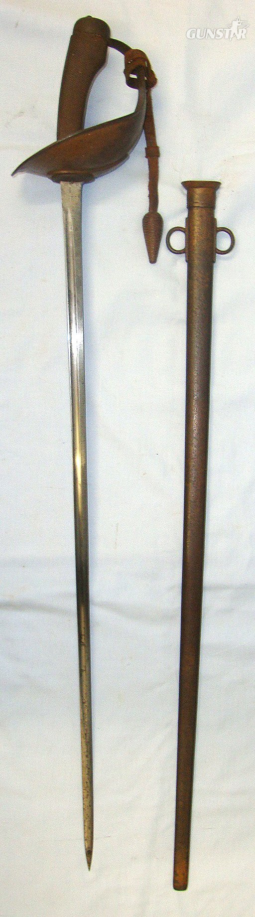  AS FOUND**WW1 1915 British Officer’s WD Enfield 1908 Pattern Heavy Cavalry Troopers Sword With Leather Cord & Acorn Portepee & Scabbard. ED 3043 Sword