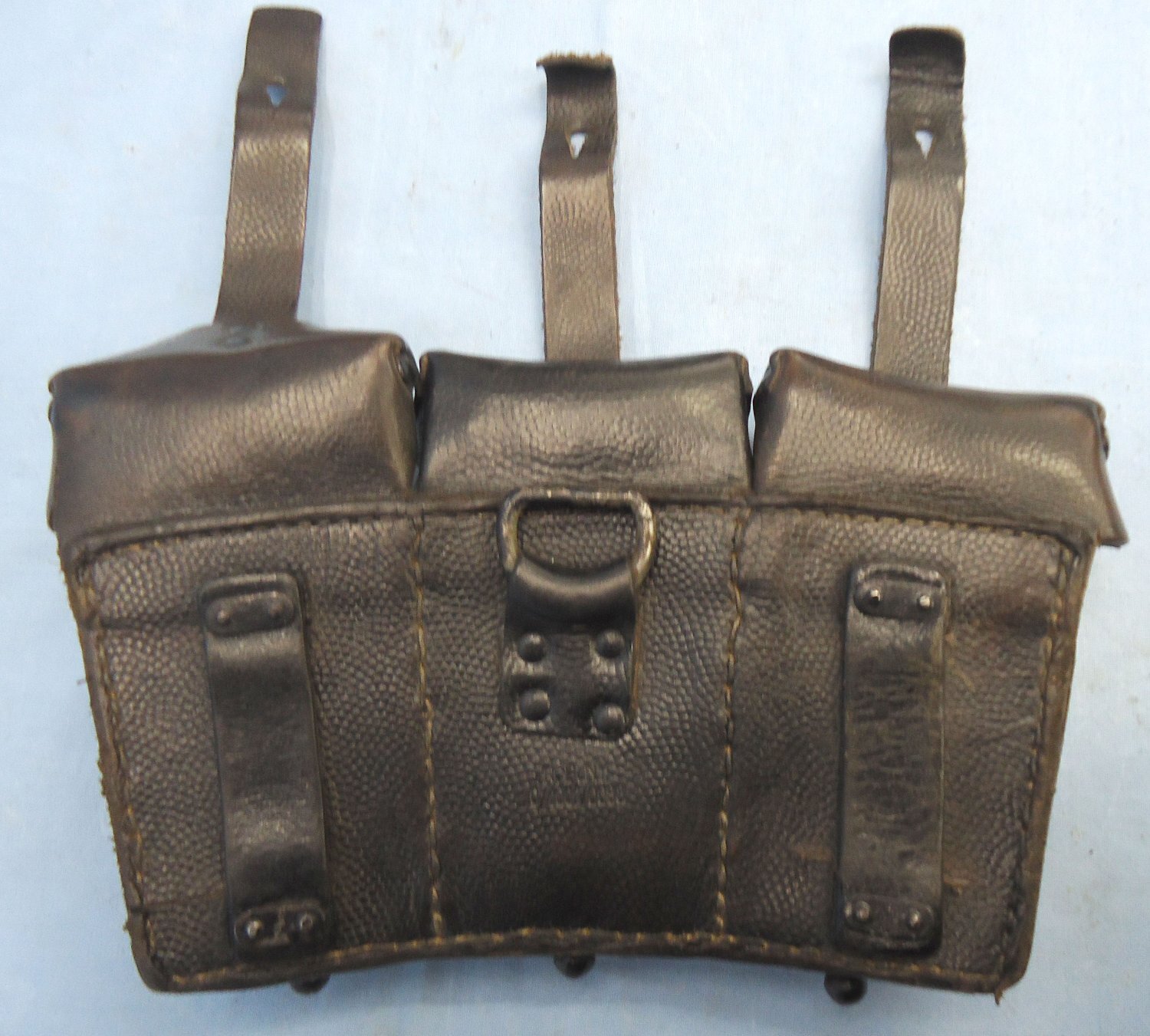 Antique & Militaria - {CATEGORY}