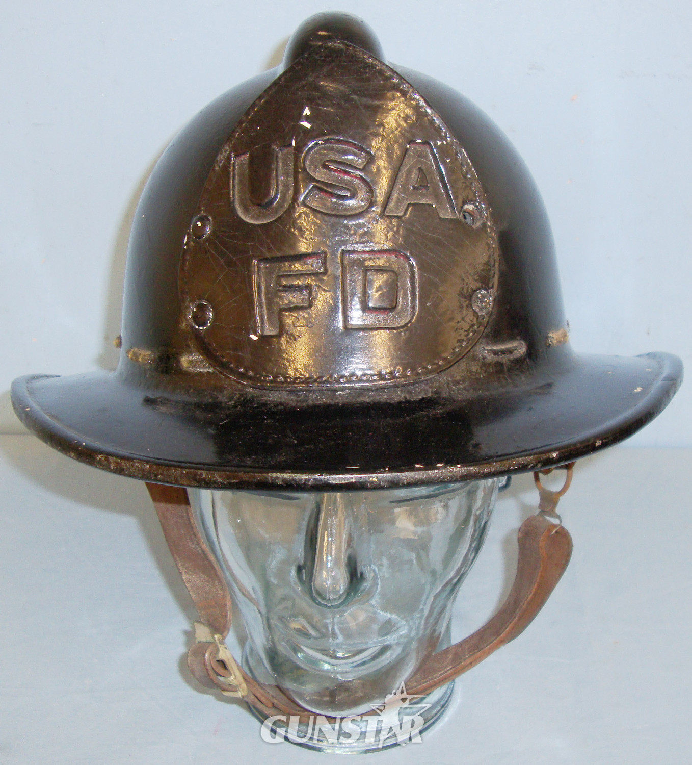 U.S. ‘Skullguard’ Fire Department firemans helmet. Sn 4974 U.S. ‘Skullguard’ Fire Department firemans helmet. Sn 4974 Clothing in 