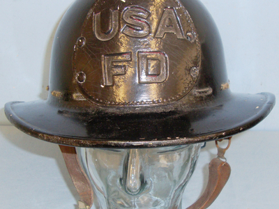 U.S. ‘Skullguard’ Fire Department firemans helmet. Sn 4974 U.S. ‘Skullguard’ Fire Department firemans helmet. Sn 4974 Clothing