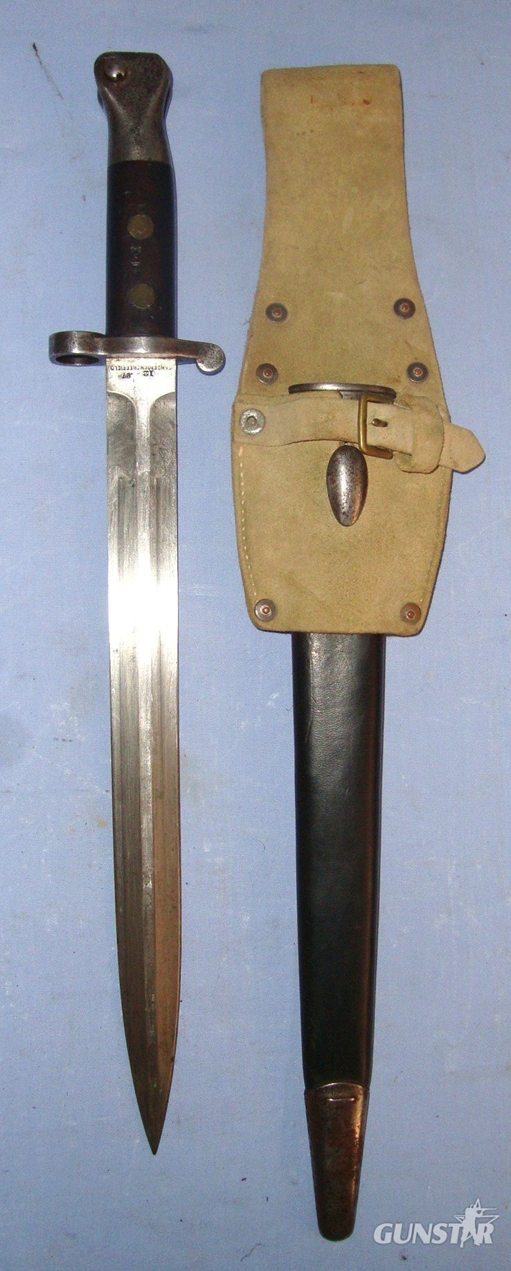 1897 British WD Sanderson Sheffield 1888 Pattern Mark 1, 2nd Type Lee Metford Rifle Bayonet, Scabbard & Slade Wallace Buff Leather Frog. Sn 21915 - Bayonet in 