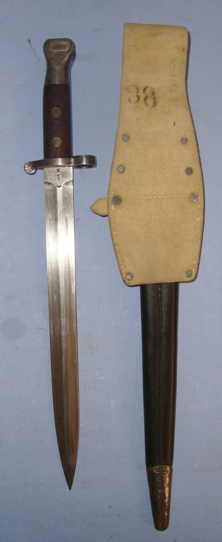  1897 British WD Sanderson Sheffield 1888 Pattern Mark 1, 2nd Type Lee Metford Rifle Bayonet, Scabbard & Slade Wallace Buff Leather Frog. Sn 21915 - Bayonet