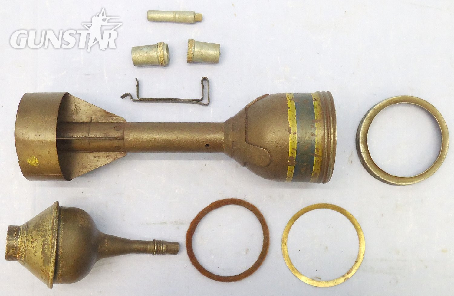 {CATEGORY} - INERT DEACTIVATED. British WW2, PIAT (Projector Infantry Anti-tank) Mark III HEAT (High Explosive Anti Tank) Round With Fuze & Fuze Carrier with Securing Clip. Sn - 21833 INERT DEACTIVATED. British WW2, PIAT (Projector Infantry Anti-tank) Mark III HEAT (High Explosive Anti Tank) Round With Fuze & Fuze Carrier with Securing Clip. Sn - 21833  Other Ammunition
