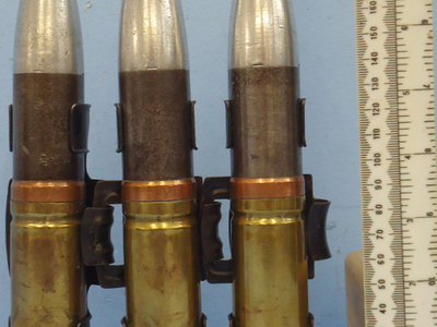 INERT DEACTIVATED. 3 Round Link, Experimental British Radway Green, 1952 Dated, DUMMY 30mm Aden (30x86B) (TP) LOW VELOCITY Rounds. Sn - 19966:4 INERT DEACTIVATED. 3 Round Link, Experimental British Radway Green, 1952 Dated, DUMMY 30mm Aden (30x86B) (TP) LOW VELOCITY Rounds. Sn - 19966:4  Other