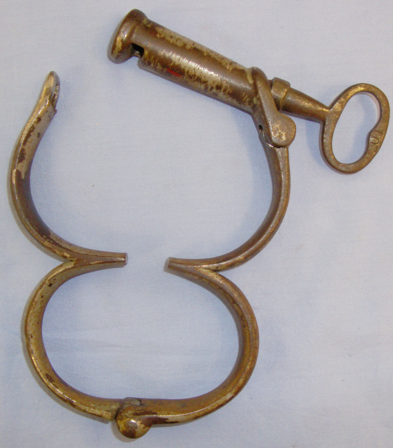  Scarce* Victorian Hiatt ‘Irish 8’ Handcuffs. PO 108. Scarce* Victorian Hiatt ‘Irish 8’ Handcuffs. PO 108. Other Accessory