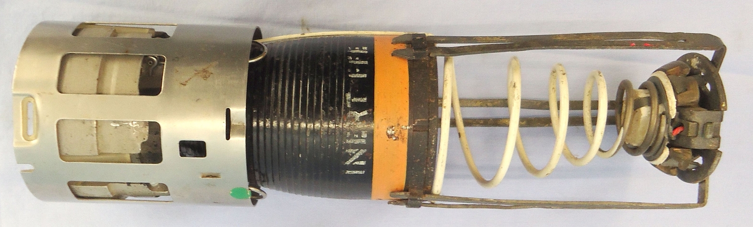 INERT DEACTIVATED. BL755 Anti-Tank & Runway Cratering Bomblet, Stand Off Assembly, Arming Vane & Tail Fin. - O 2118 INERT DEACTIVATED. BL755 Anti-Tank & Runway Cratering Bomblet, Stand Off Assembly, Arming Vane & Tail Fin. - O 2118  Other Ammunition - {CATEGORY} in 
