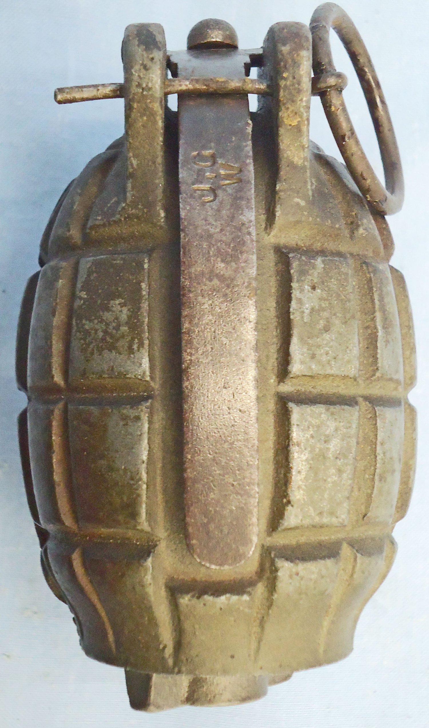 {CATEGORY} - INERT DEACTIVATED. WW1 1917 Dated No.23 MK llI Mills Hand Grenade by J.G.W. (James Gibbons, Wolverhampton). O 2220 INERT DEACTIVATED. WW1 1917 Dated No.23 MK llI Mills Hand Grenade by J.G.W. (James Gibbons, Wolverhampton). O 2220 Various Other Ammunition